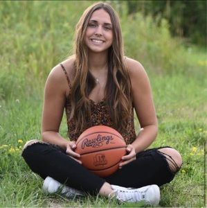 Meet your Posher, Lesly